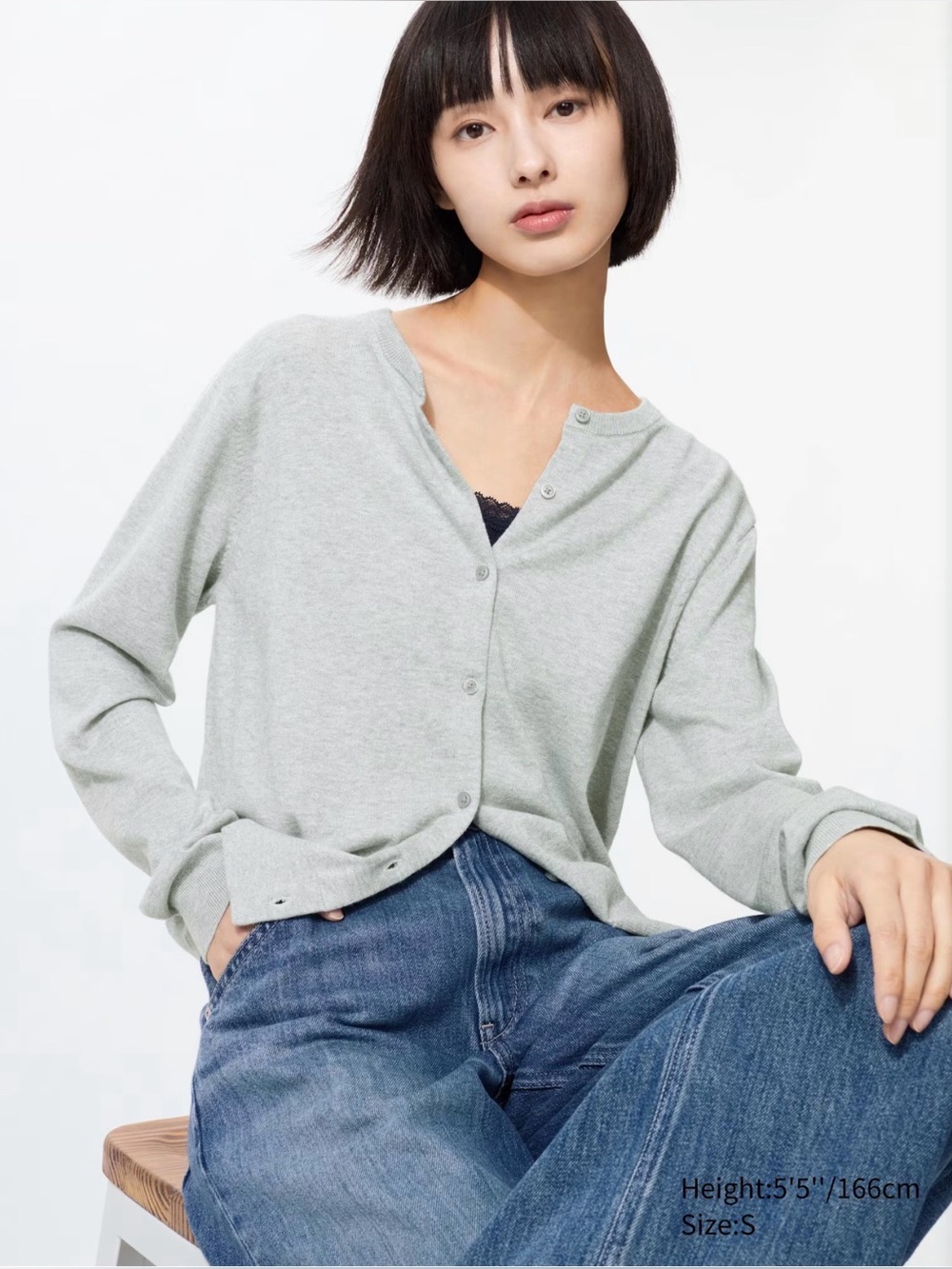 Uniqlo Light Gray Women's Crewneck Button Cardigan